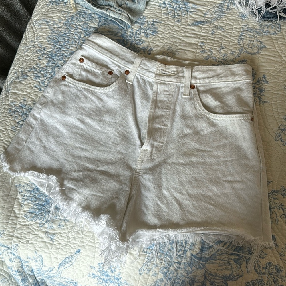 Levis Ribcage Short